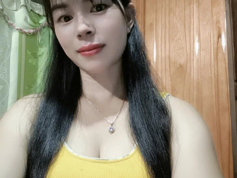-Mona_