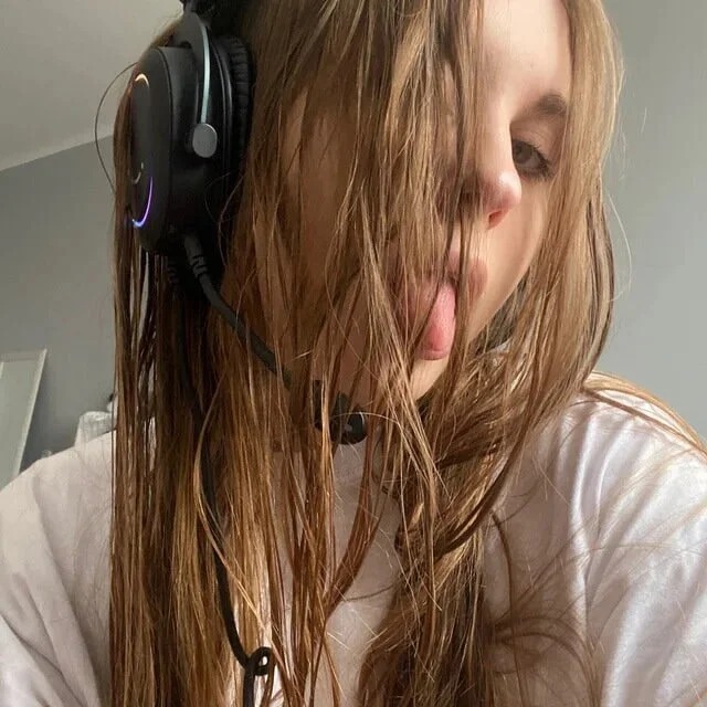 Adelehello