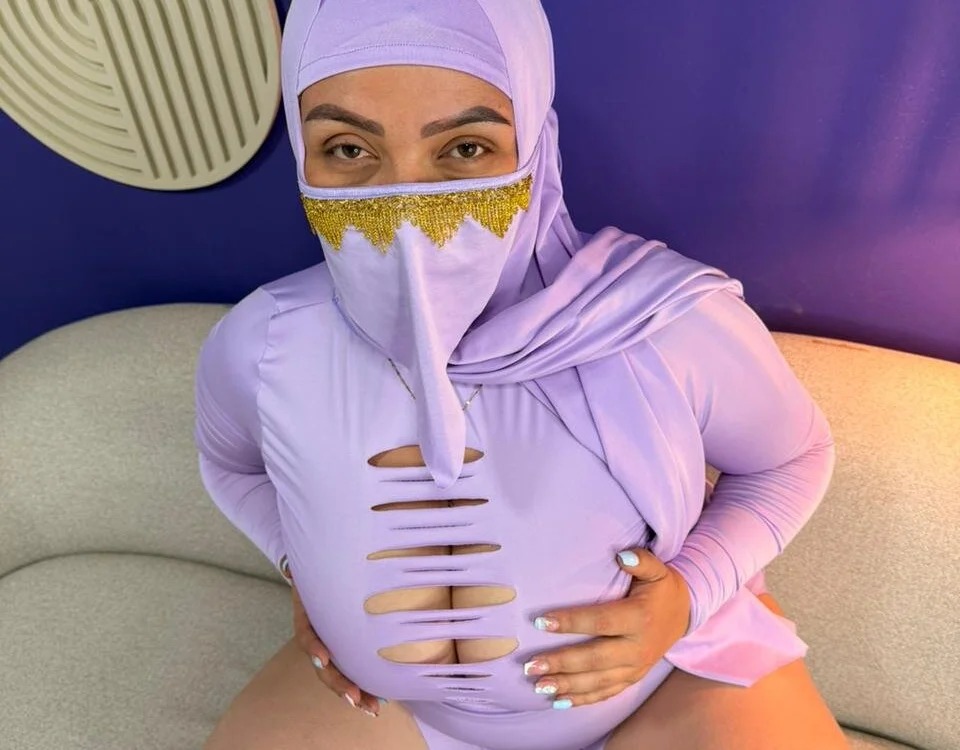 Alaya_Lux