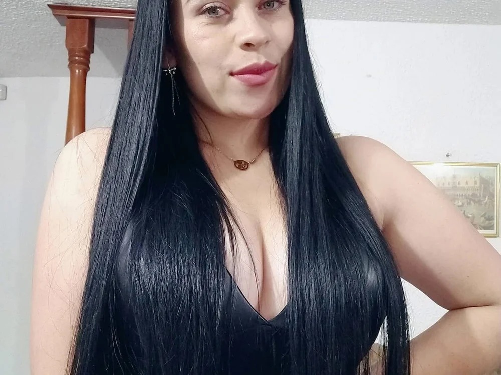 Alessia_gold_