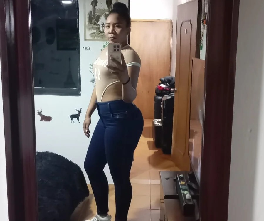 Alicee_ebony