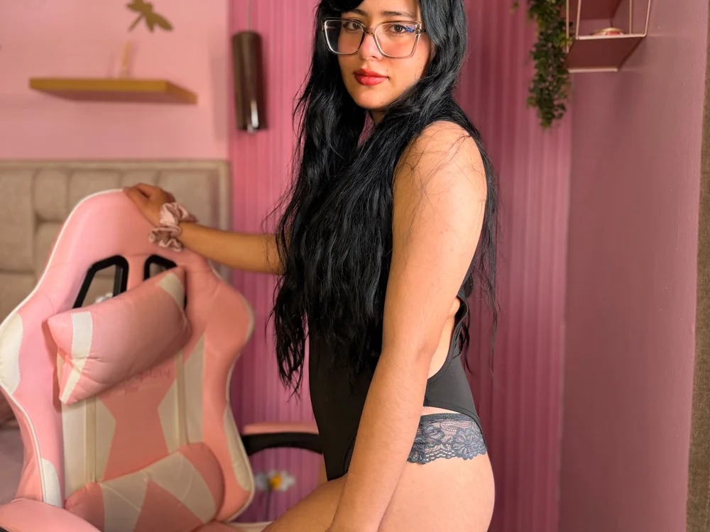AlynaDoll_