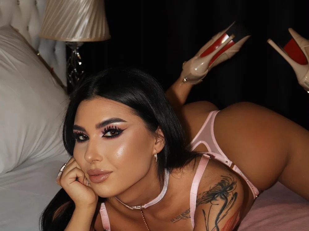AnnaFoxxx