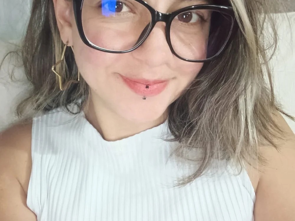 Ariana_blonde