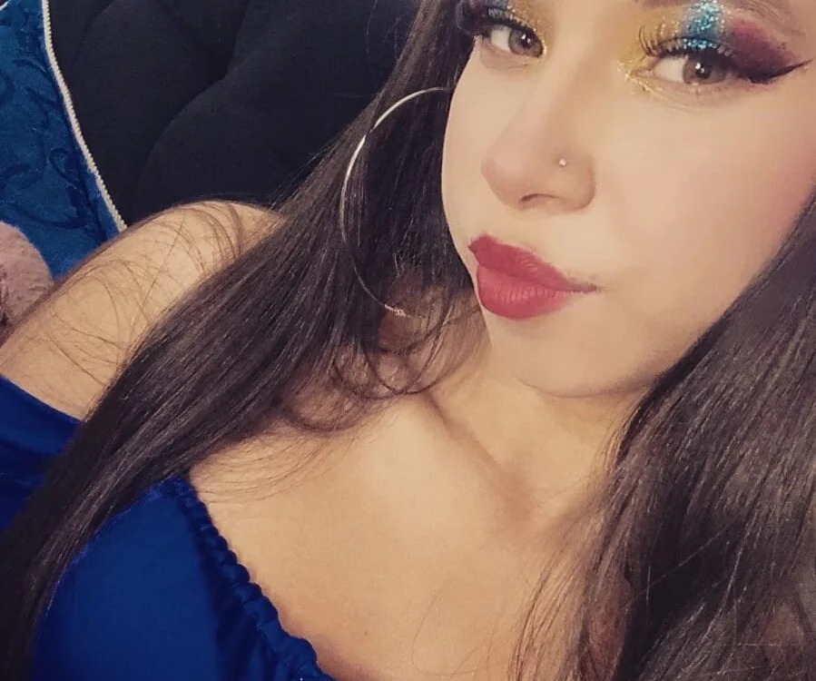 AylaKissVs