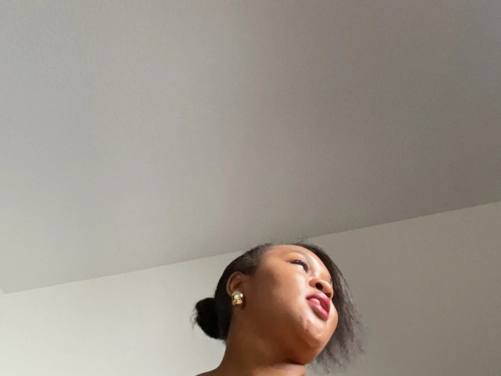 BUSTYYTIITSXX01
