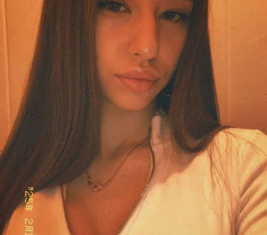 BellaStarr_
