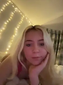 Blondie_Sofia_Essexbabe