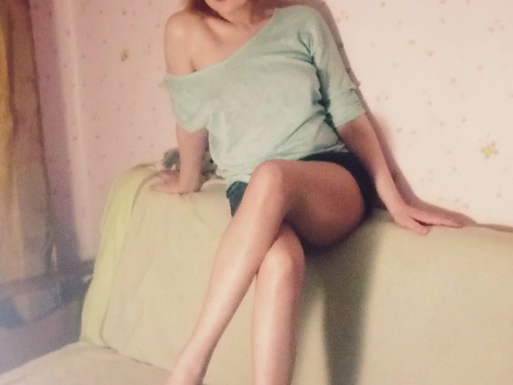 Bonnie_kisses