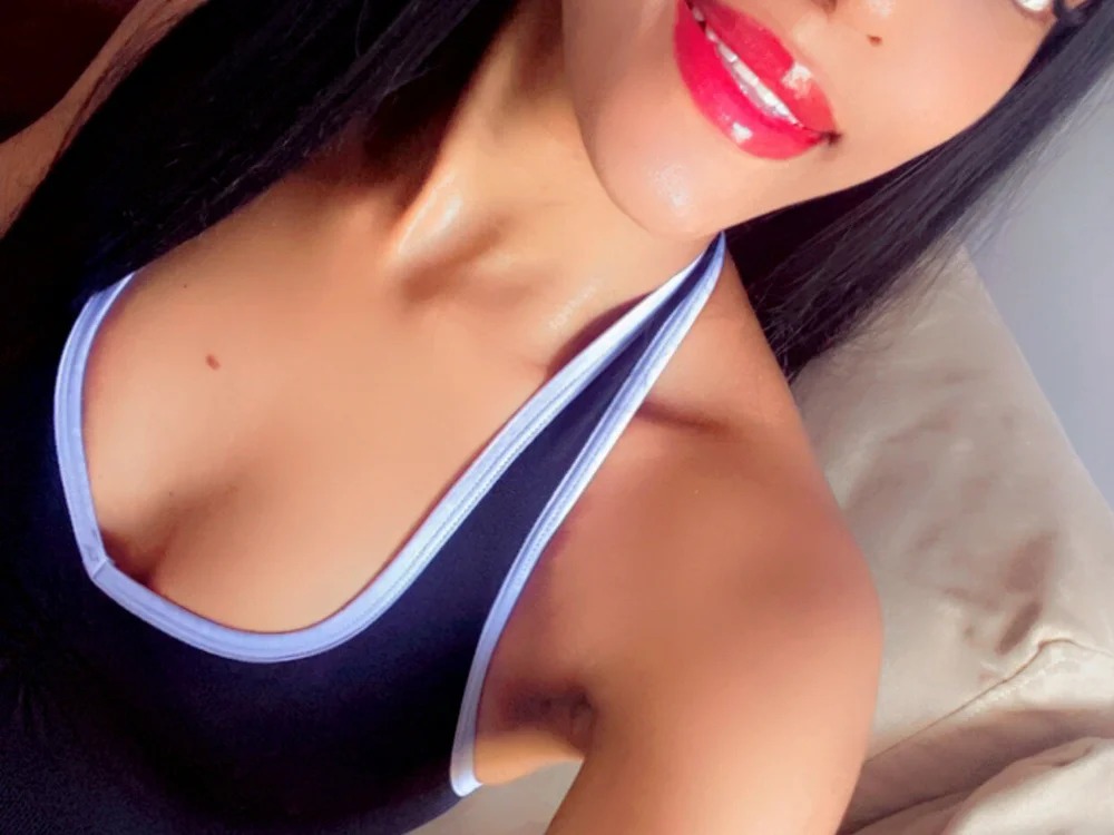 Brunette_sexy_hot