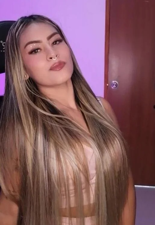 CamillaHot19