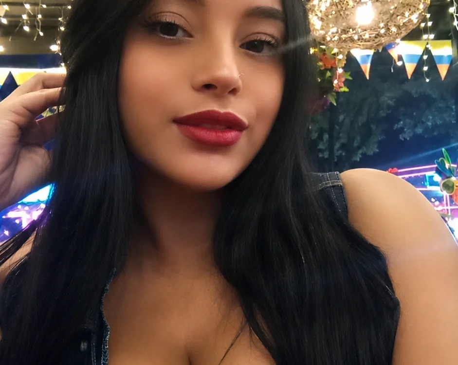 Chloe_Hayes