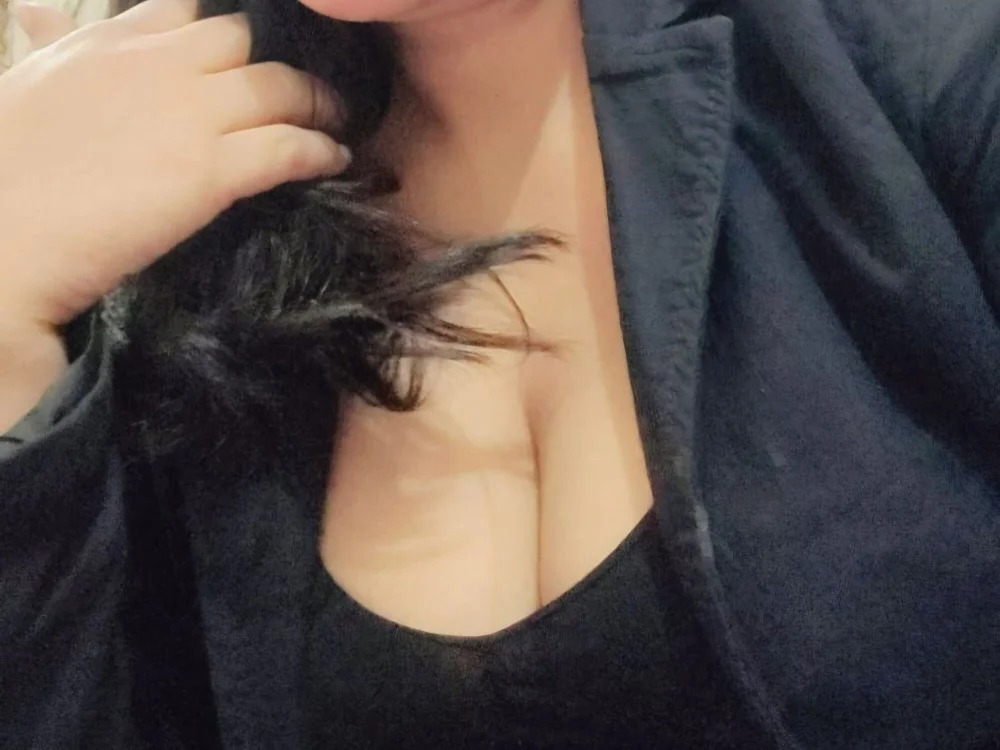 Curvy_Bhabhi_