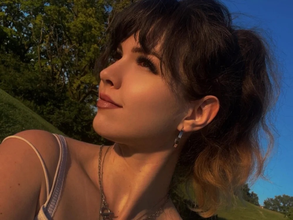 Daisy_Lowe
