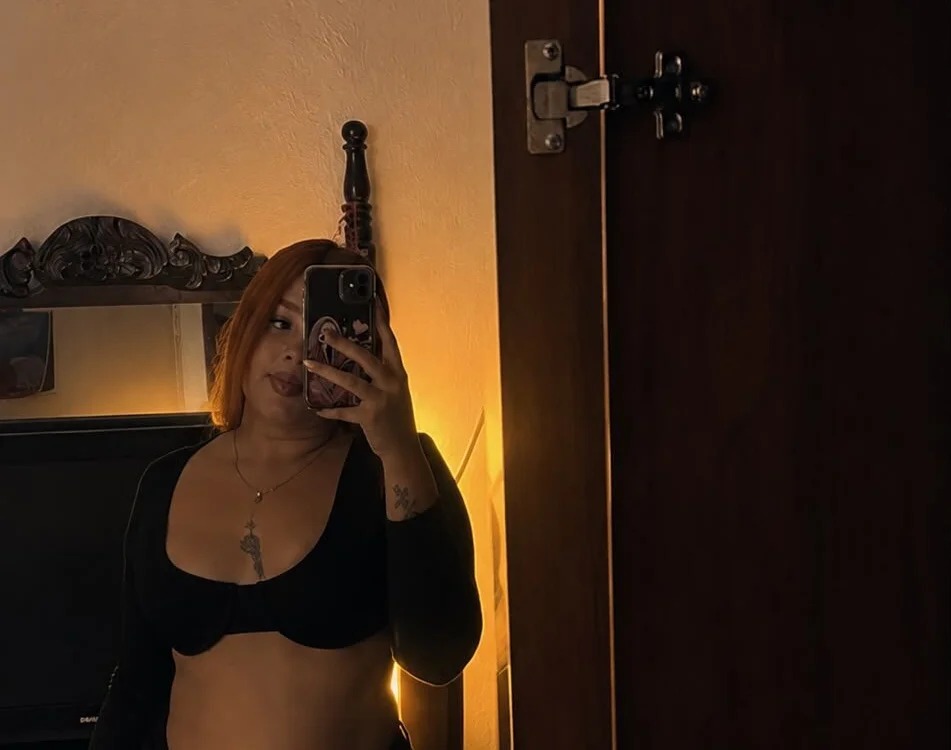 Danna_Glow_