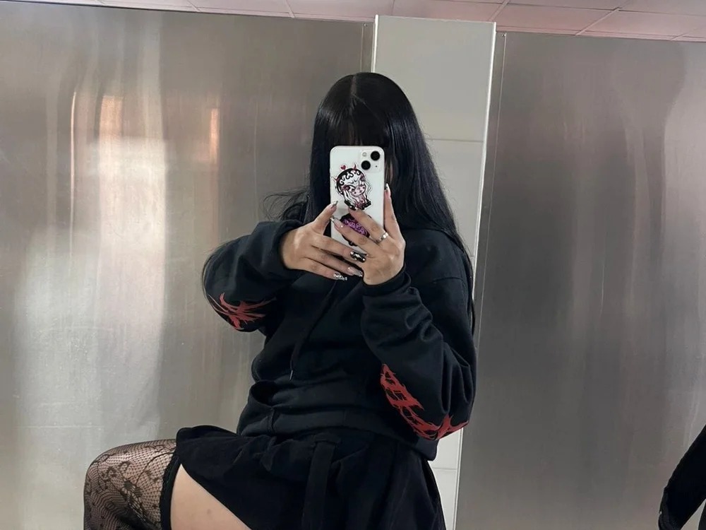 DarkCherryDoll