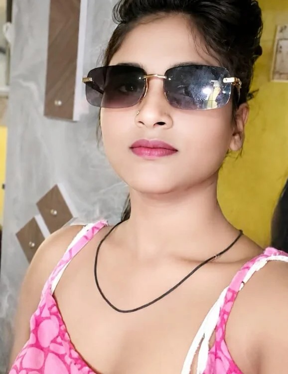 Dipali9877