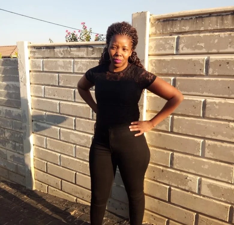 EBONYHONIEXX