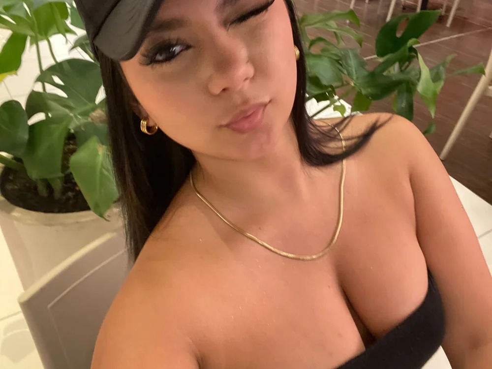 EVANGELINE_VIOLET