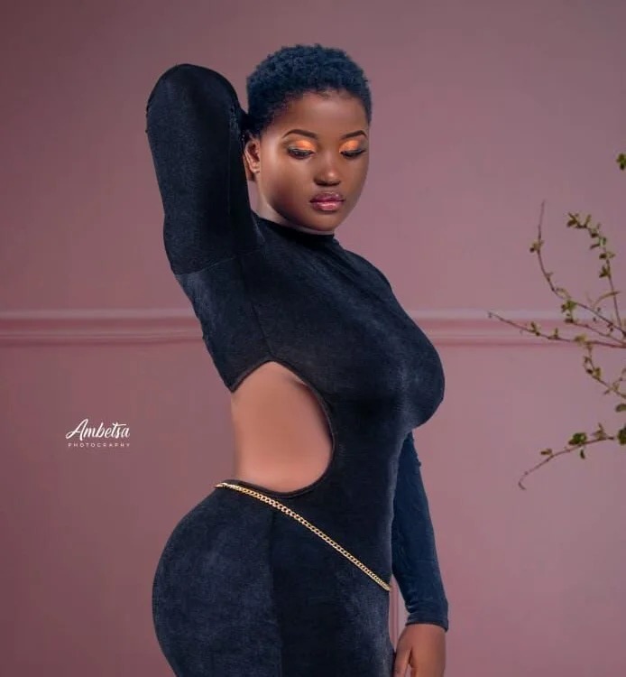 Ebonydol1