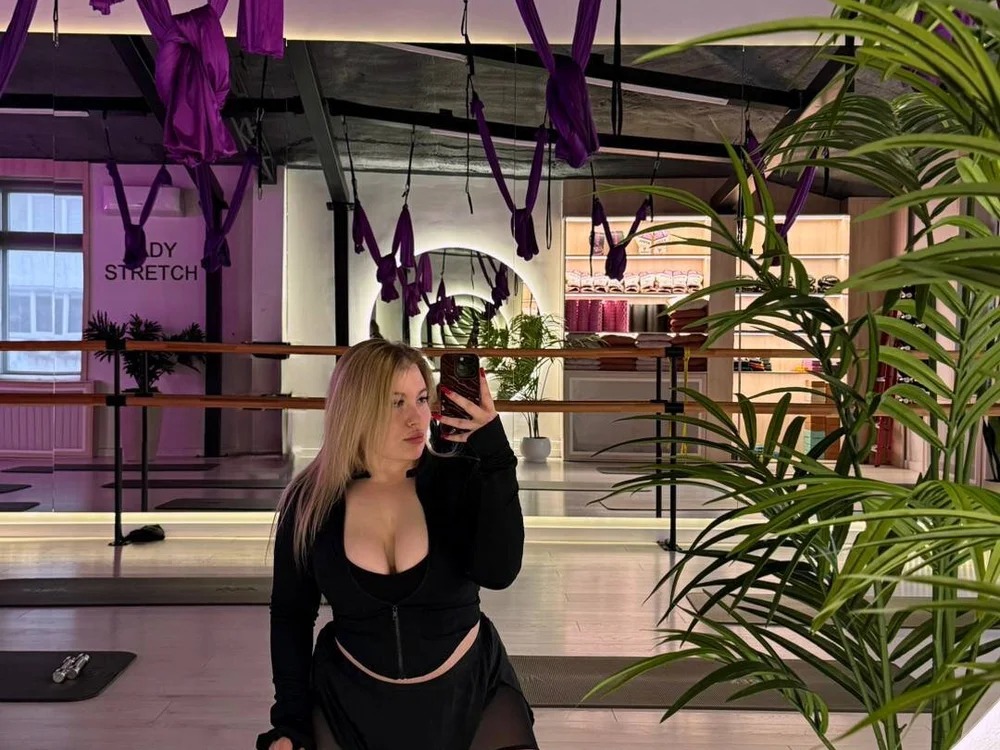 Effie_Leee