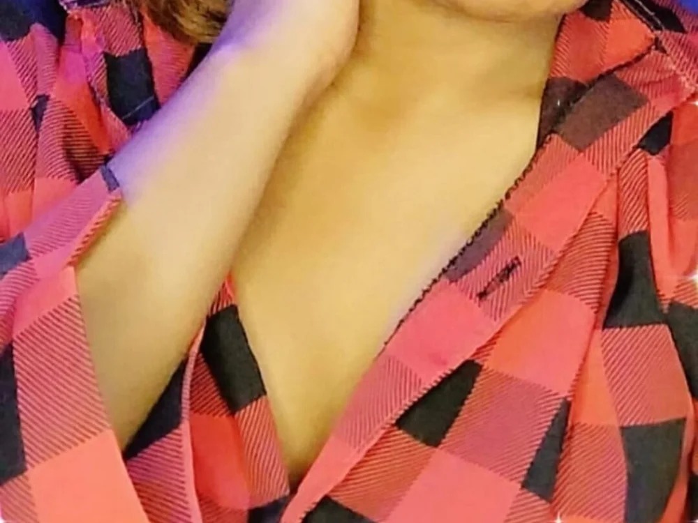 Eliza_hot_21