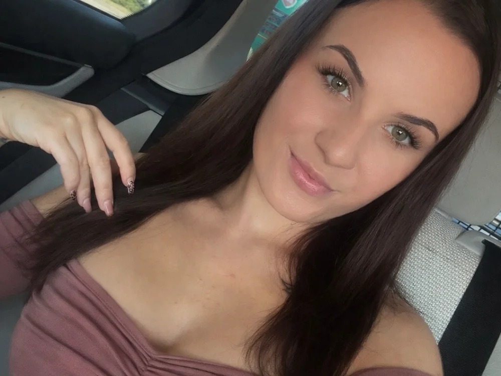 Ella_Nori18
