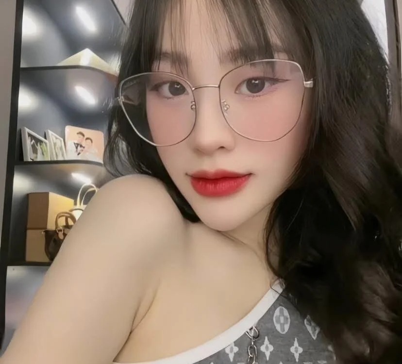 Ella_my