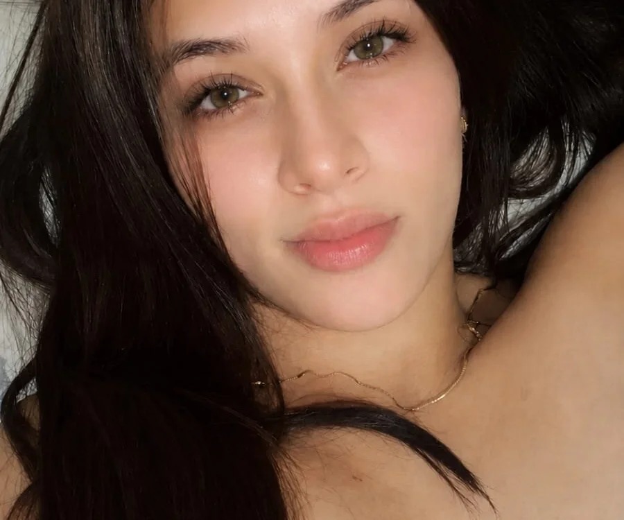 Emilia__03