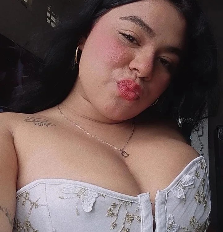 Emilyhot18_