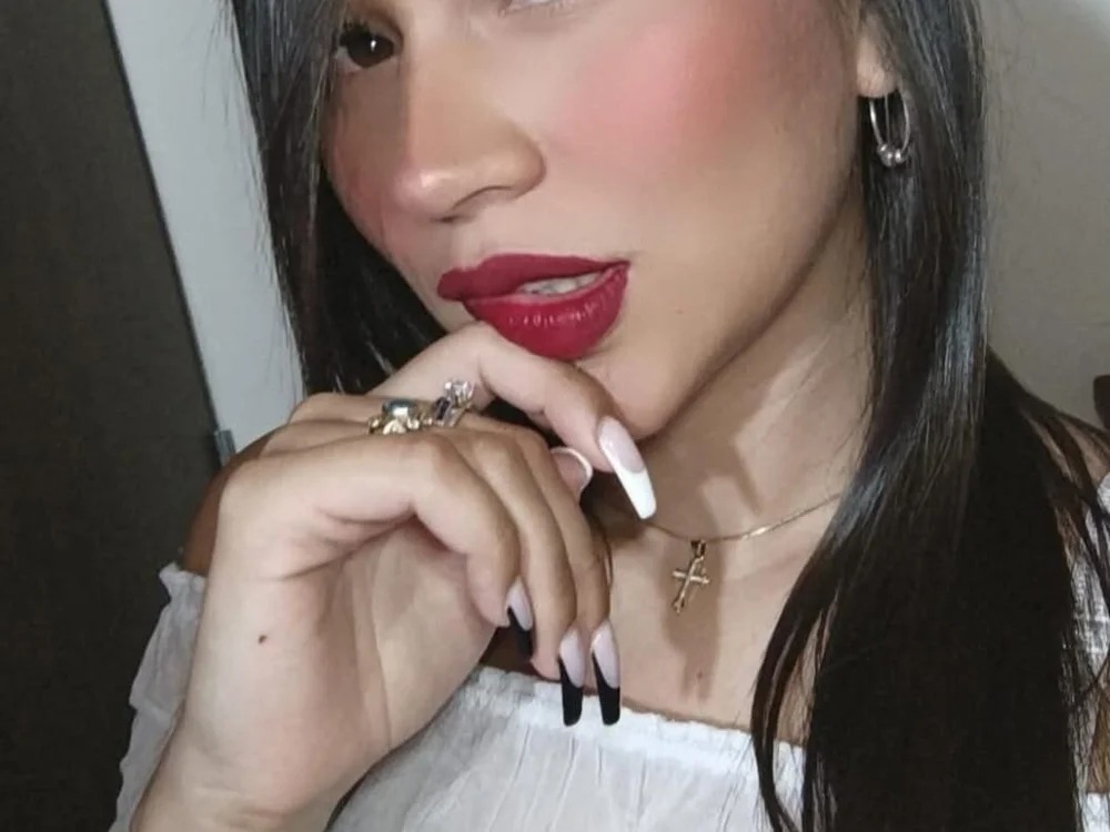 Emma_Milano_