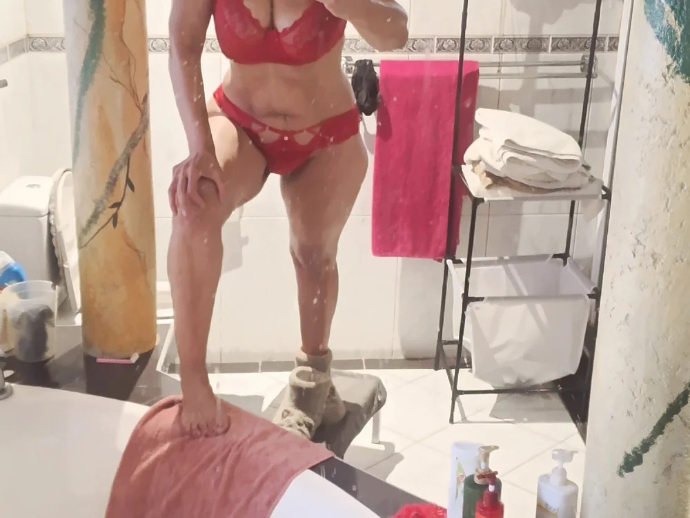 Exotic_Busty_Curvy_Sasha
