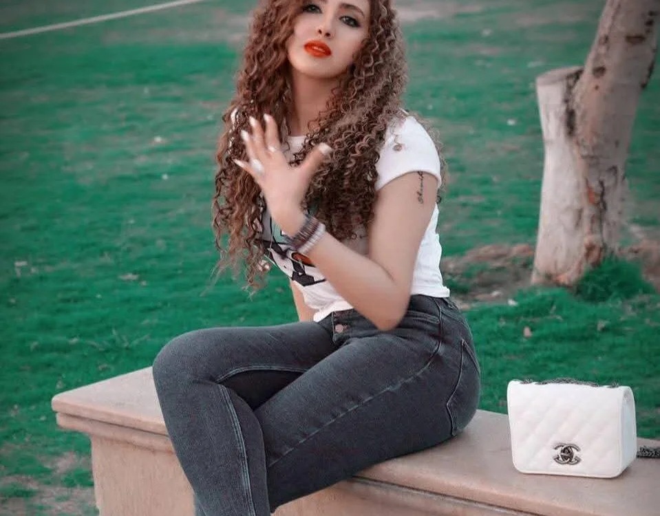 Farah-_nono