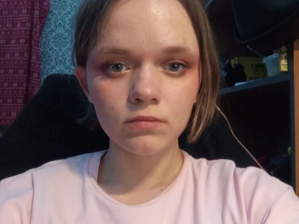 FlirtingAdele_1