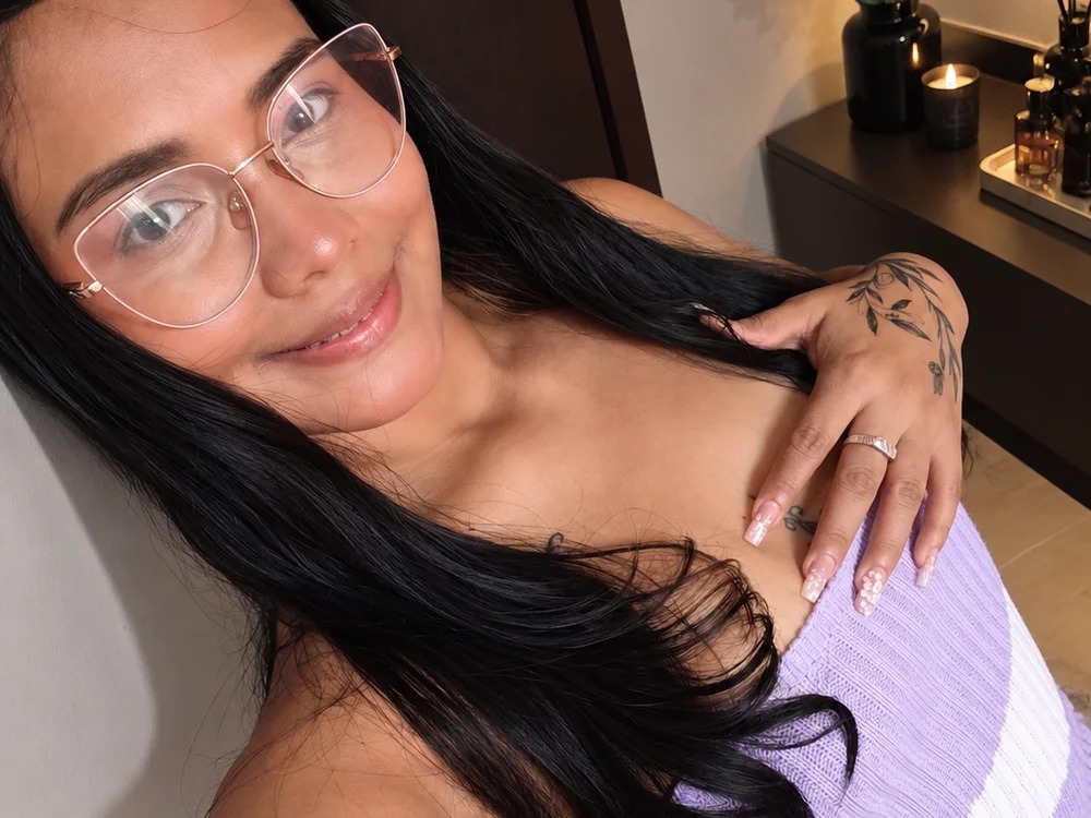 Gaby_whore_messy