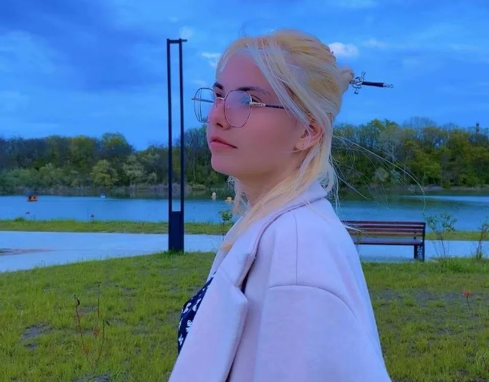 Helen18glo