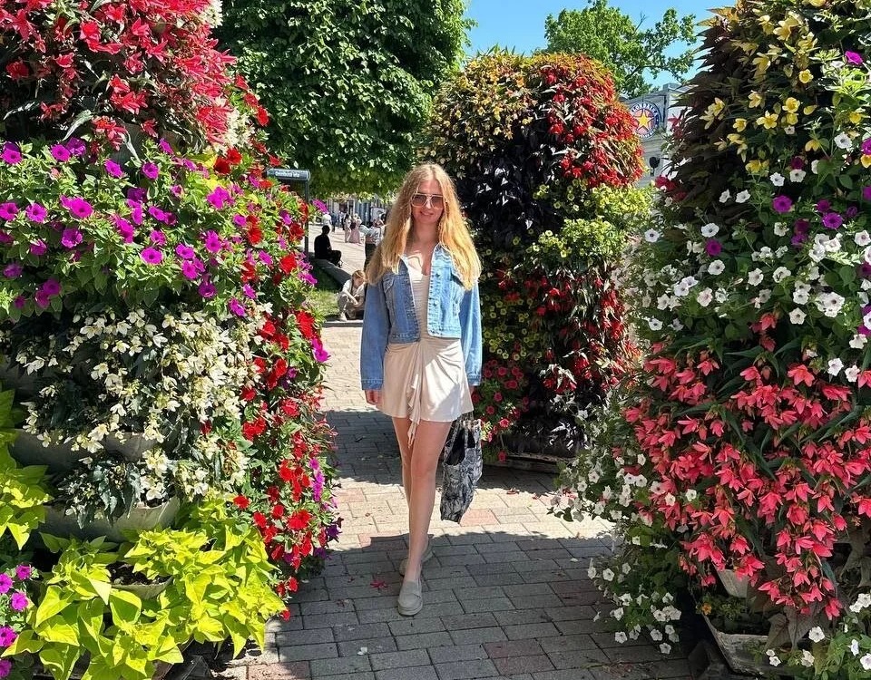 Honey_Lilly_