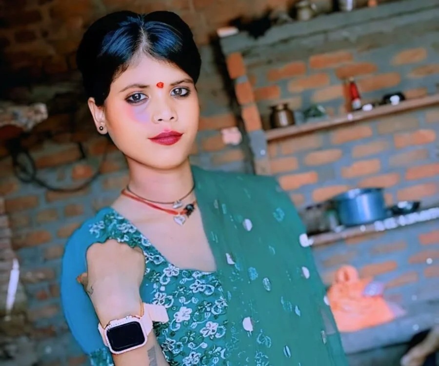 Hot_Shoniya