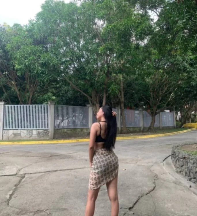 Hotpinay1826