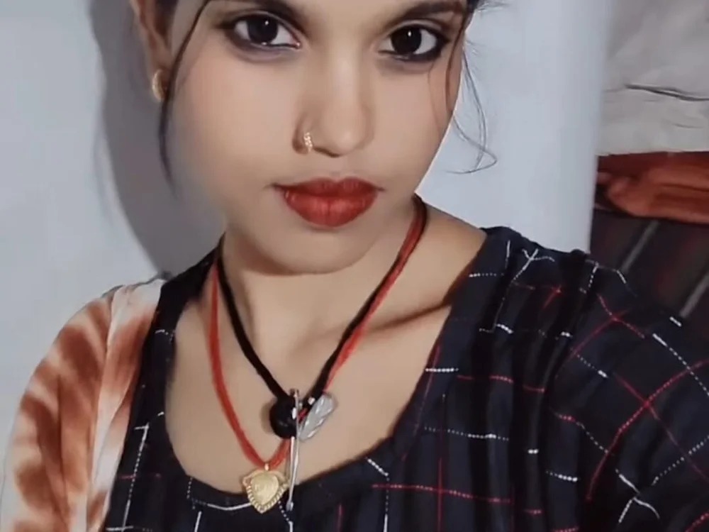 Hott_Surabhi