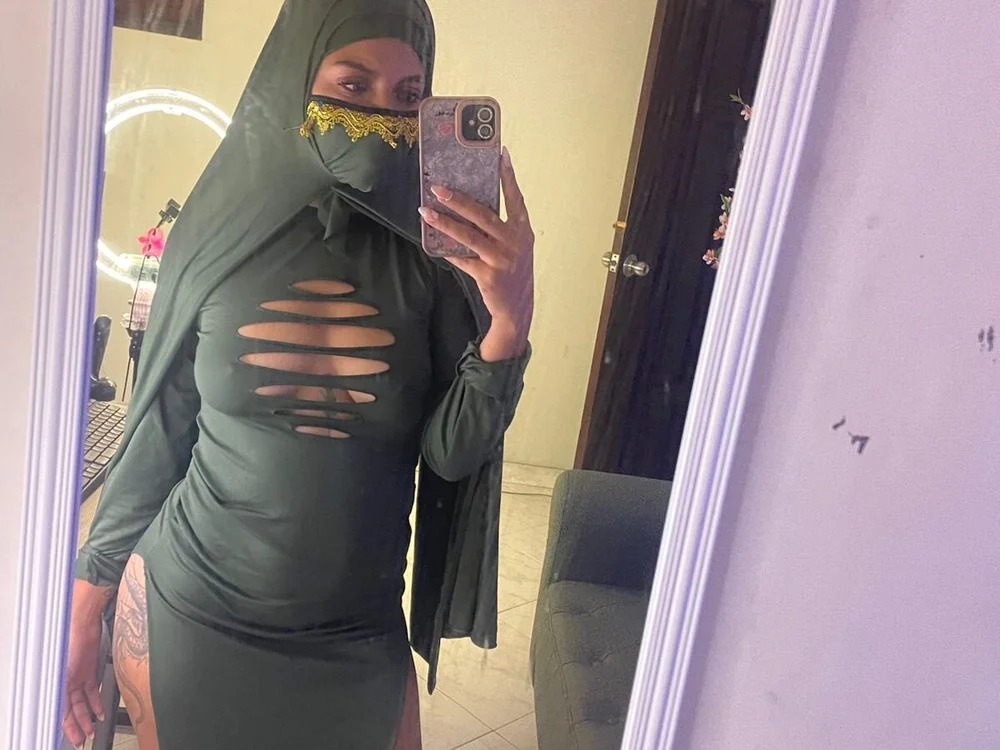 Jana_petite