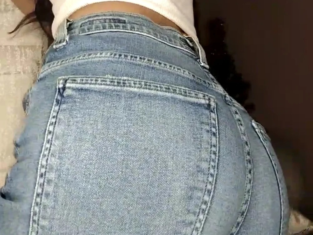 KANIKA-STRIP