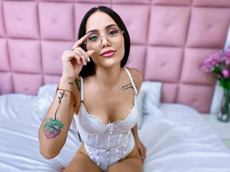 Katy_Jhomson