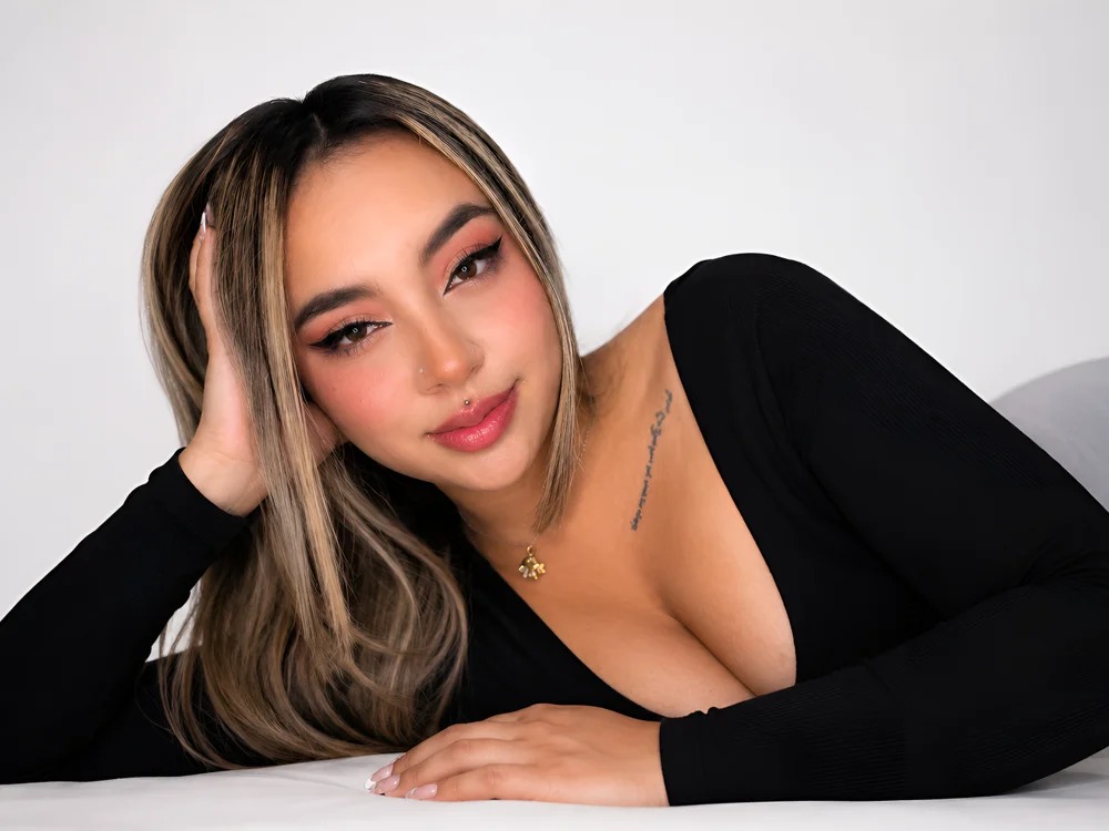 Khloe_benson