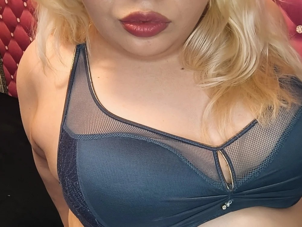 KiaraGoldd