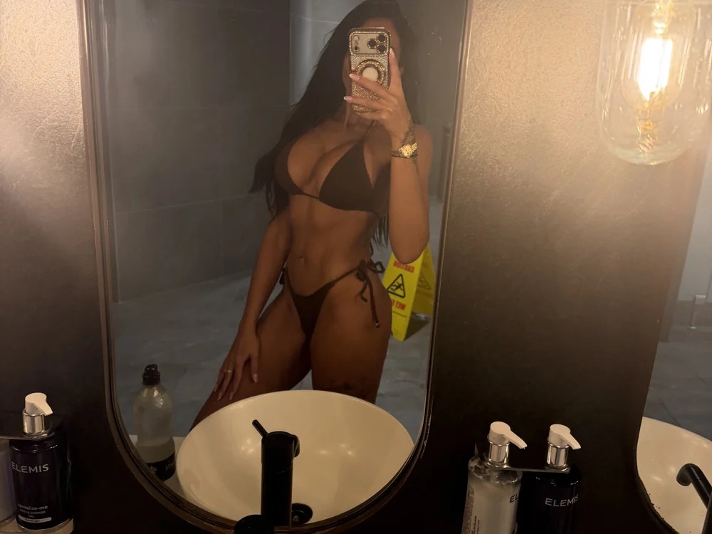 KinkyKirstiexx
