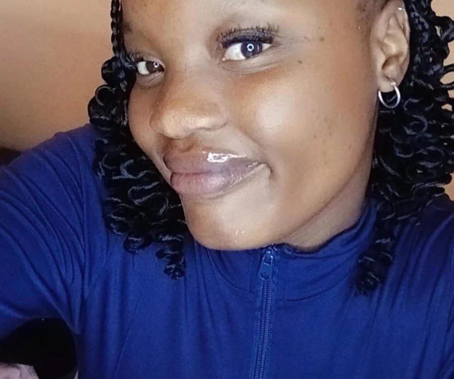 KinkyPetite18