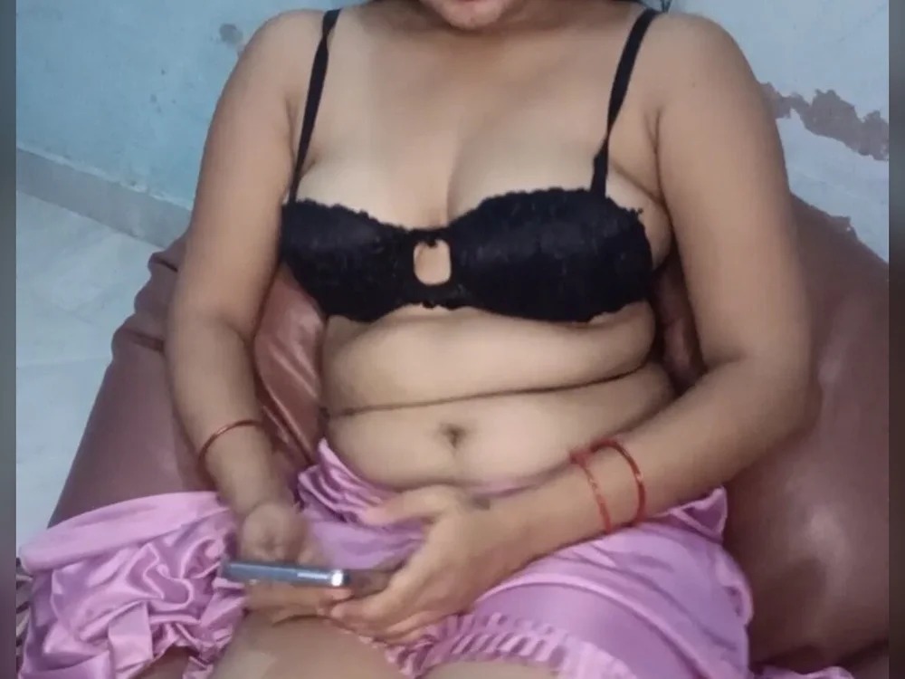 Komal_hot76