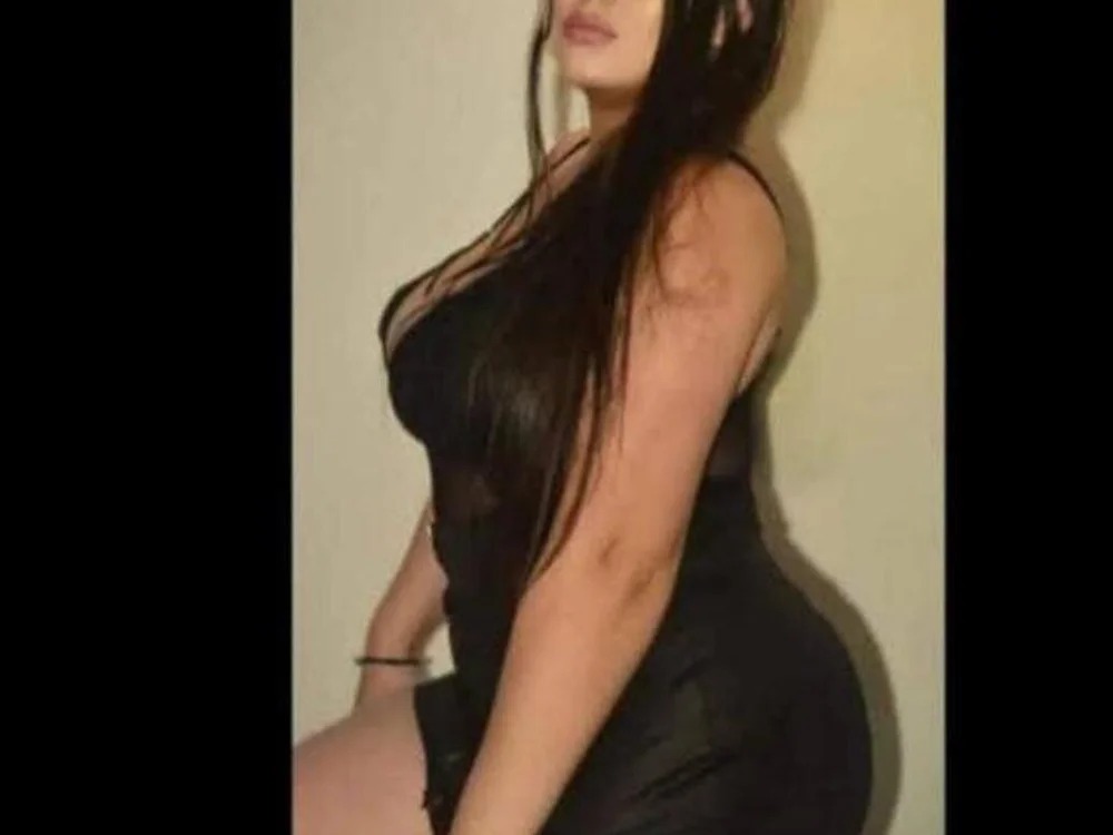 Laura_Latina3311