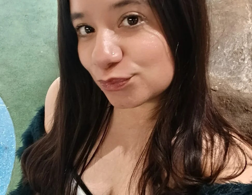 Lia_Robertss_b